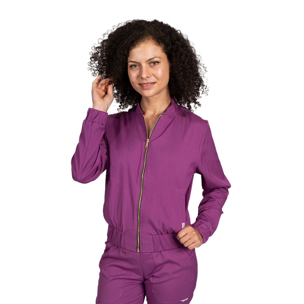 Bíborvörös, rugalmas orvosi dzseki két foltzsebbel és cipzárral