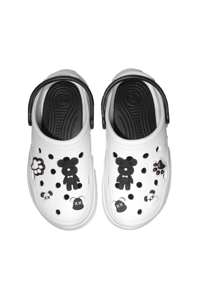 Fekete-fehér orvosi klumpa nőknek - Klumpa díszítőelemekkel