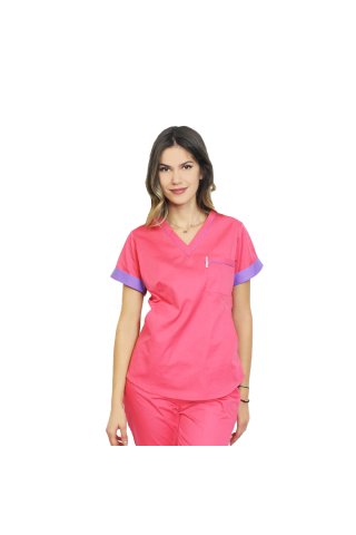 Orvosi öltöny ciklámen blúzból lila paspollal és nadrágból, Amani modell