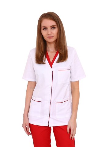 Orvosi öltöny, amely fehér blúzból piros paspollal és piros gumis nadrágból áll