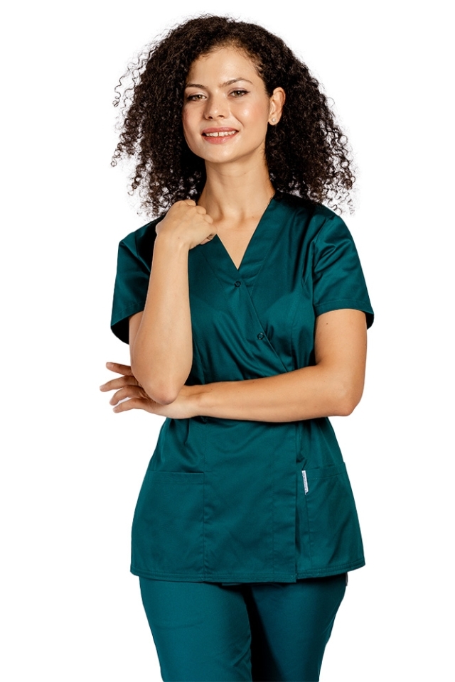 Tuborg zöld orvosi öltöny, kimonó blúzzal és zöld guminadrággal