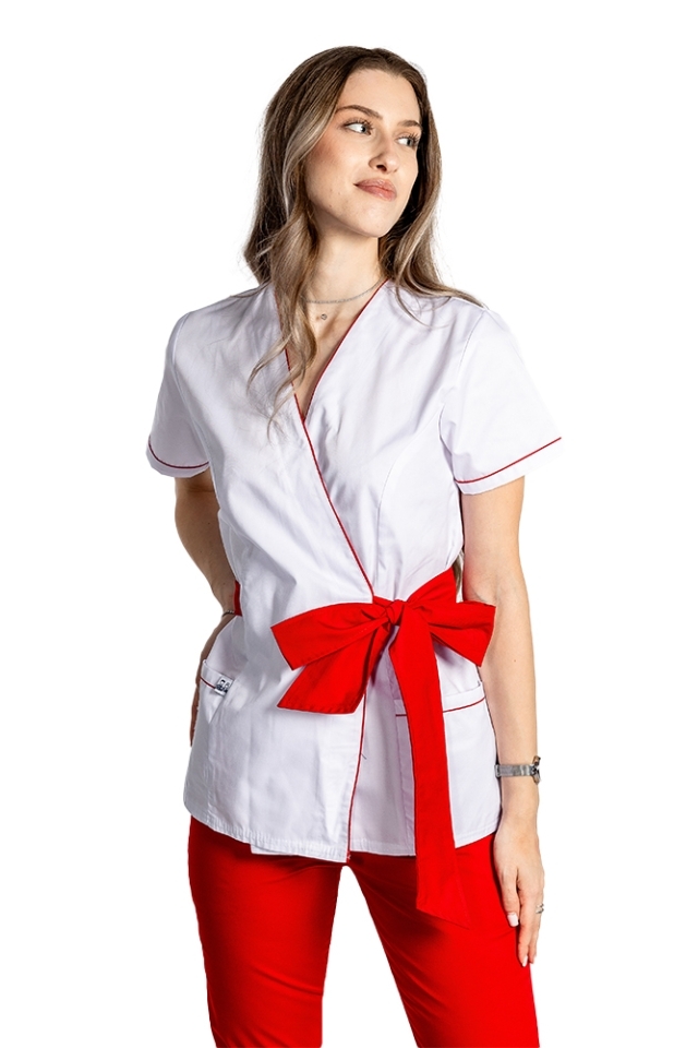 Orvosi öltöny fehér kimonóval, piros paszpóllal és masni típusú övvel